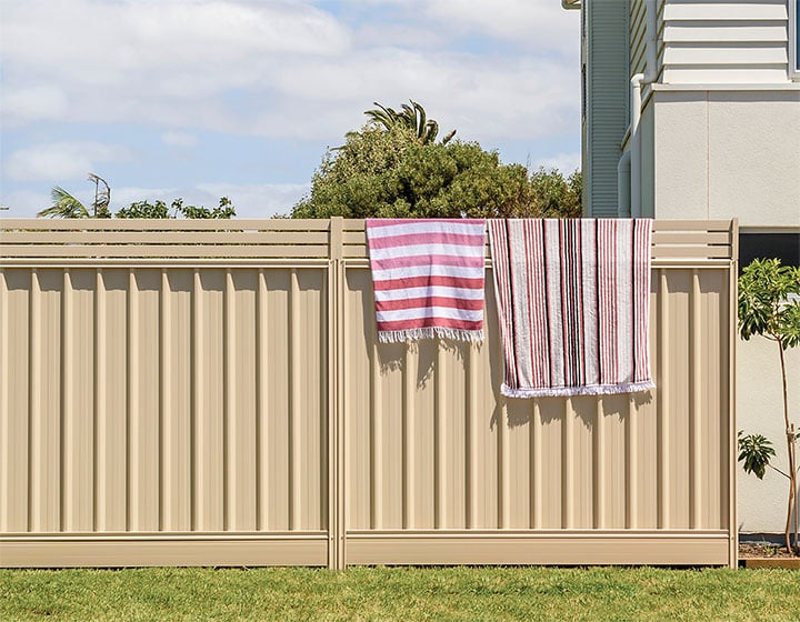 Fencing Screening COLORBOND Good Neighbour Steel Fence_01.jpg